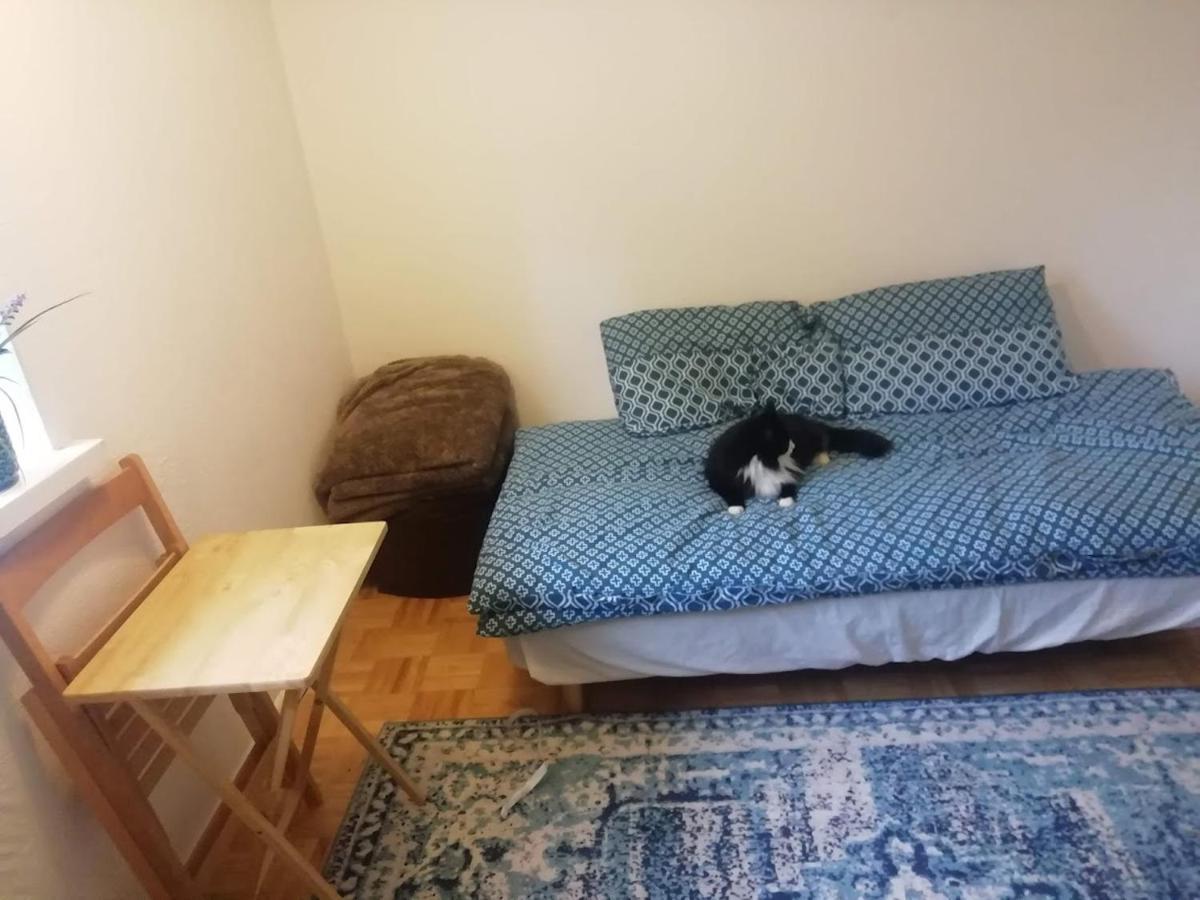 Single Bedroom In A Cozy Maisonette - Bushey Kültér fotó