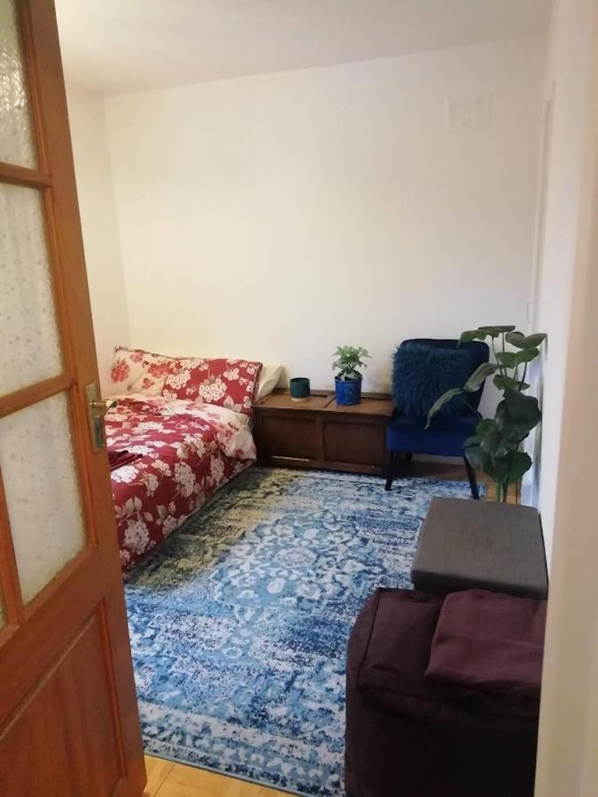Single Bedroom In A Cozy Maisonette - Bushey Kültér fotó